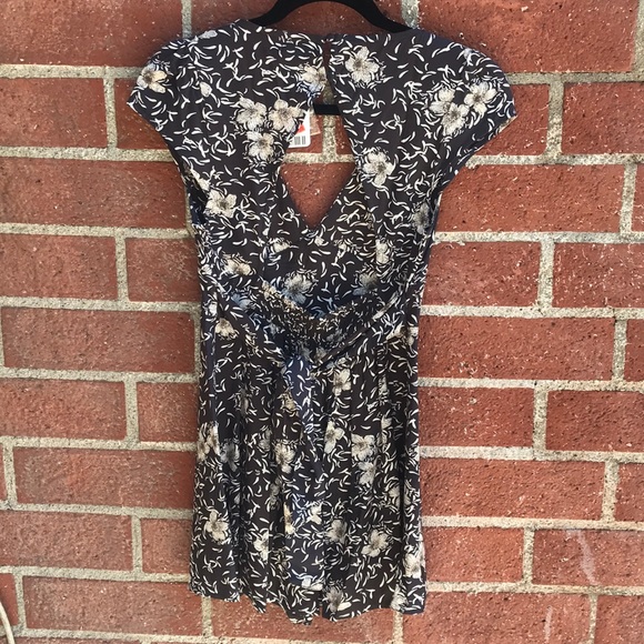 UO Hawaiian print romper - Picture 3 of 7